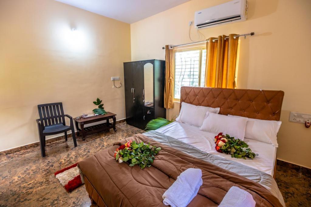 Saptami Hampi Homestay Extérieur photo